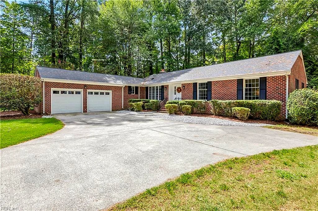 105 Ilex Dr, Yorktown, VA
