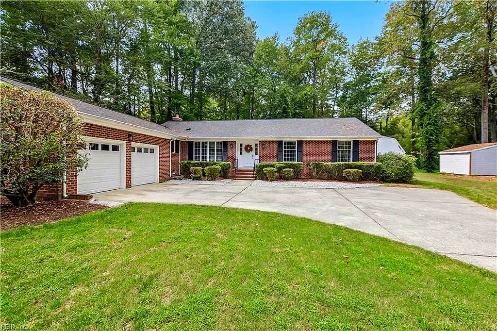 105 Ilex DR, YORKTOWN VA 23692 - Photo 3