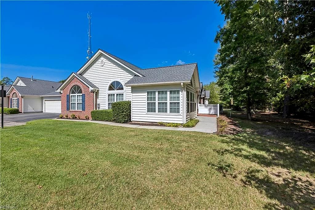 326 Garman LOOP, YORKTOWN VA 23690 - Main photo