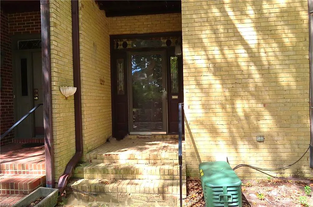 1233 Botetourt Gdns, Norfolk, VA