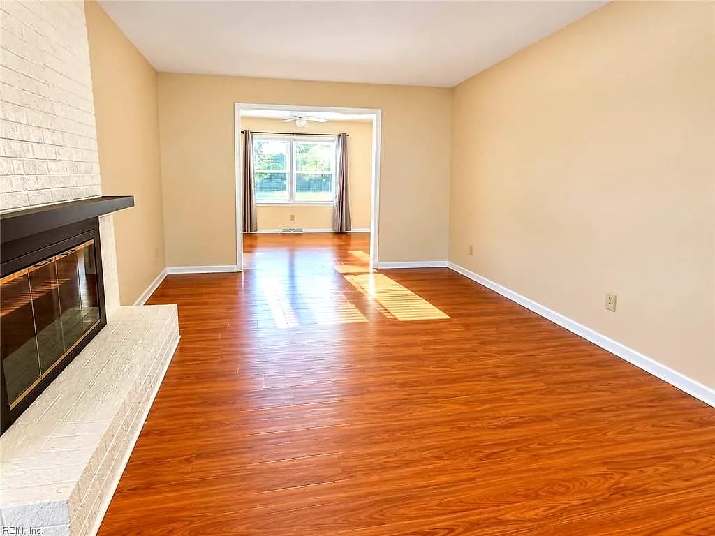 609 Charlton DR, HAMPTON VA 23666 - Photo 4
