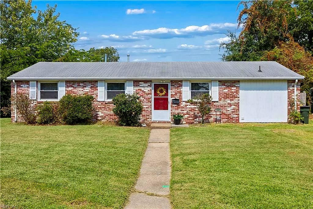1907 Hart Cir, Hampton, VA