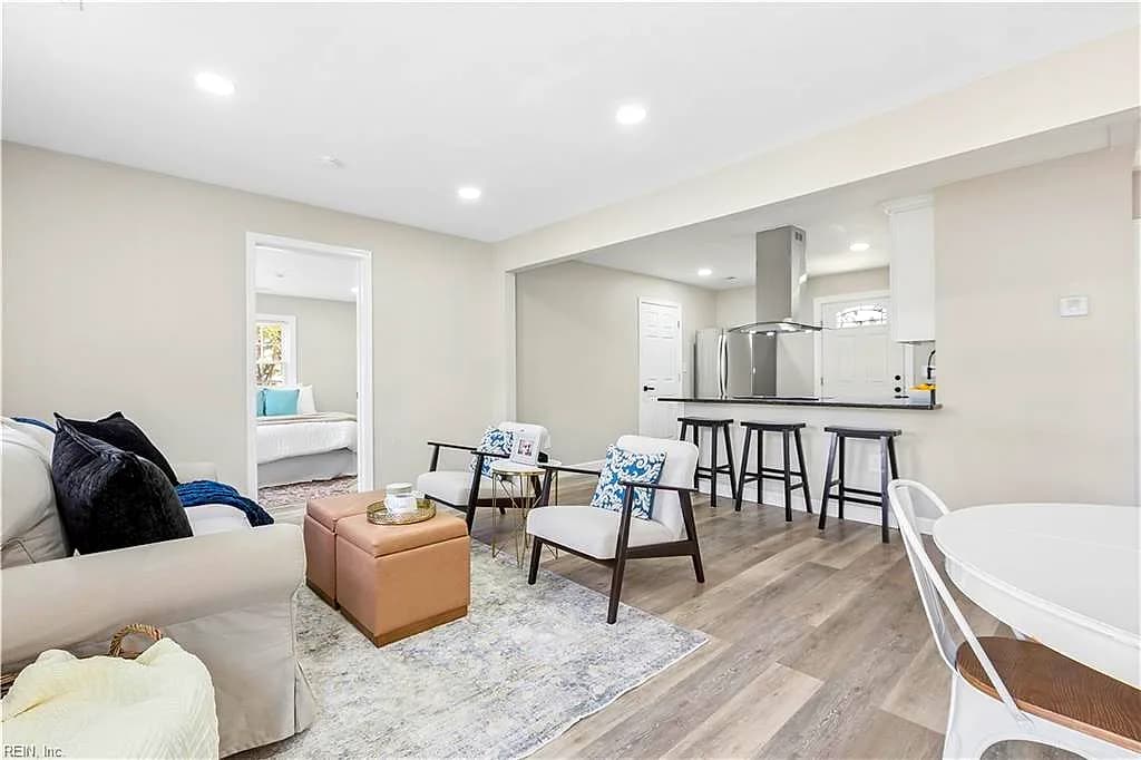 988 15th ST, NEWPORT NEWS VA 23607 - Photo 3