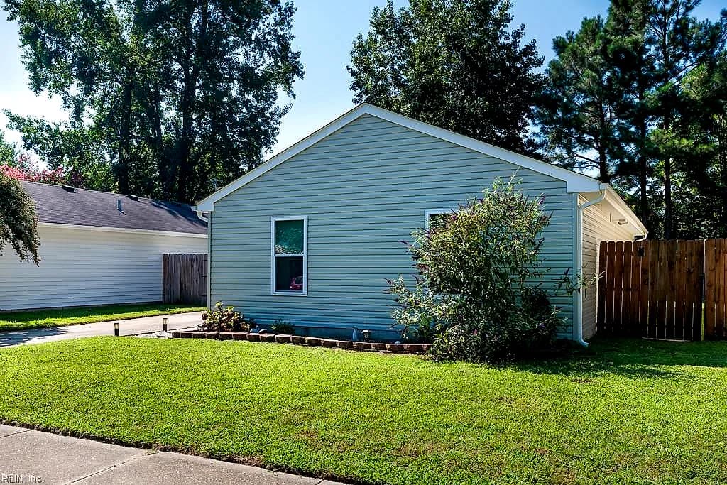 1307 Eaglewood DR, VIRGINIA BEACH VA 23454 - Photo 3
