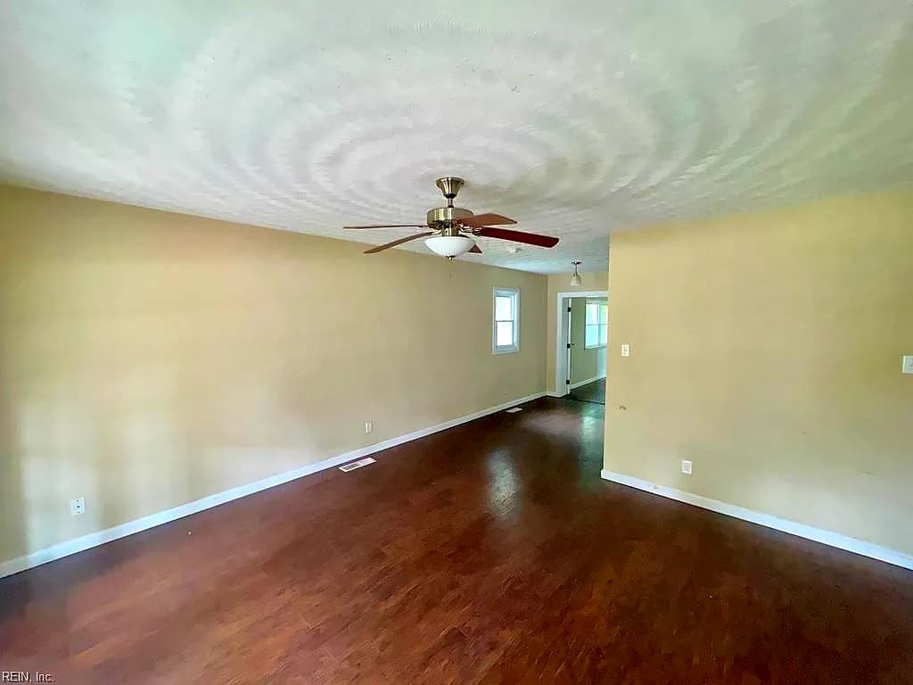 2514 Narrow ST, CHESAPEAKE VA 23324 - Photo 4