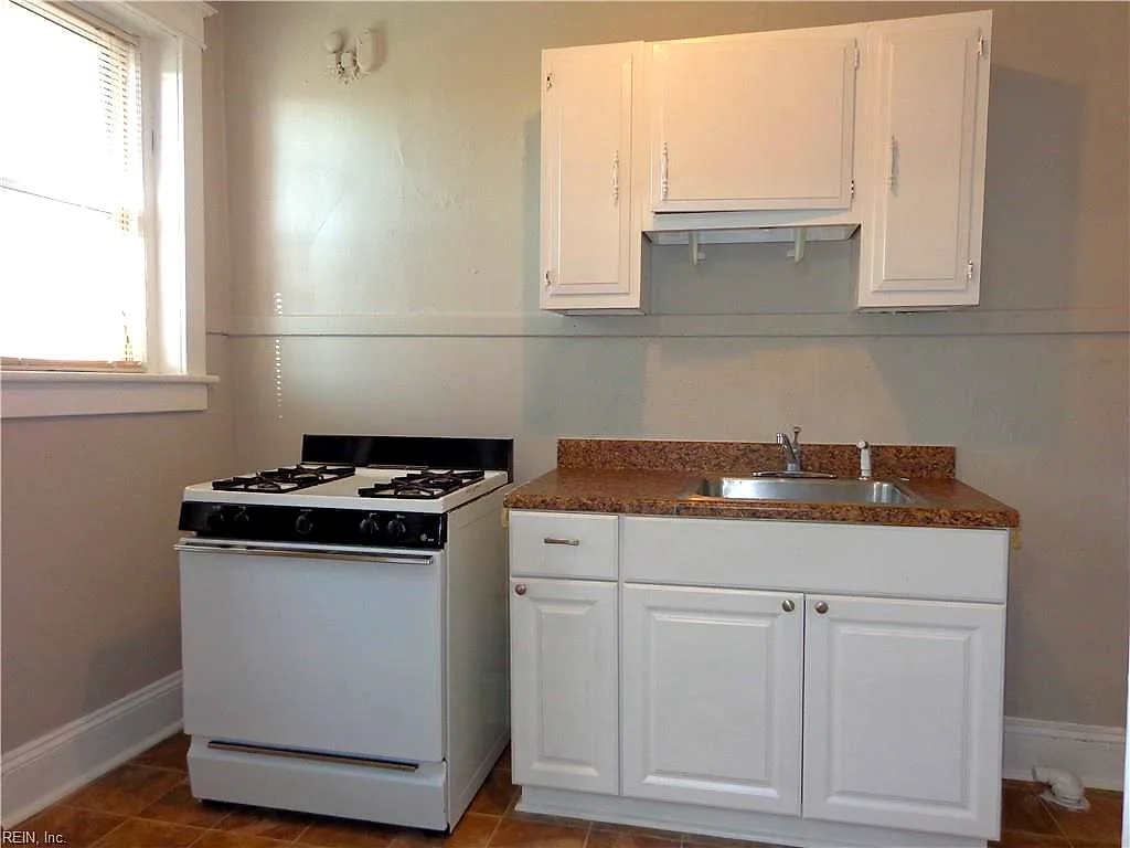 1001 Gates AVE #16c, NORFOLK VA 23507 - Photo 4