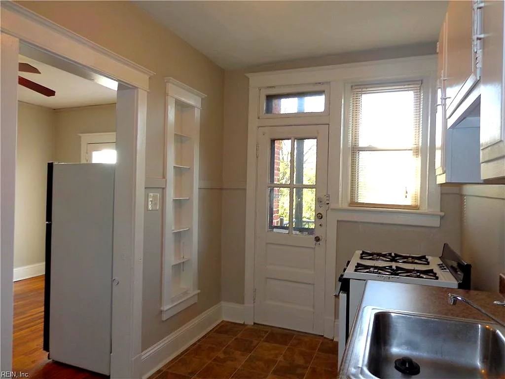 1001 Gates AVE #16c, NORFOLK VA 23507 - Photo 5