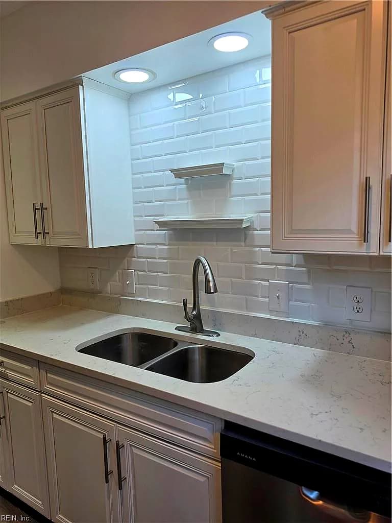 317 Clay St ST, FRANKLIN VA 23851 - Photo 4