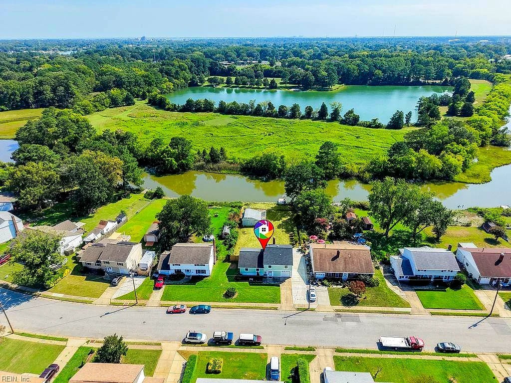 20 Diggs Dr, Hampton, VA