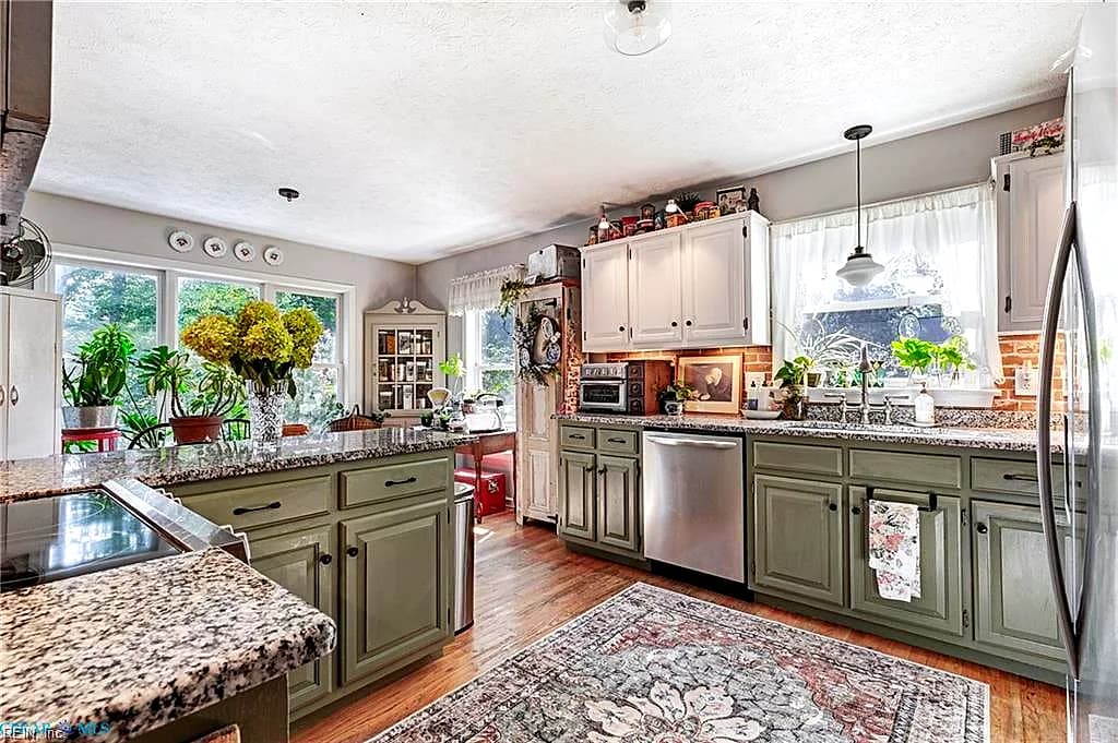 108 Plains View RD, WILLIAMSBURG VA 23188 - Photo 4