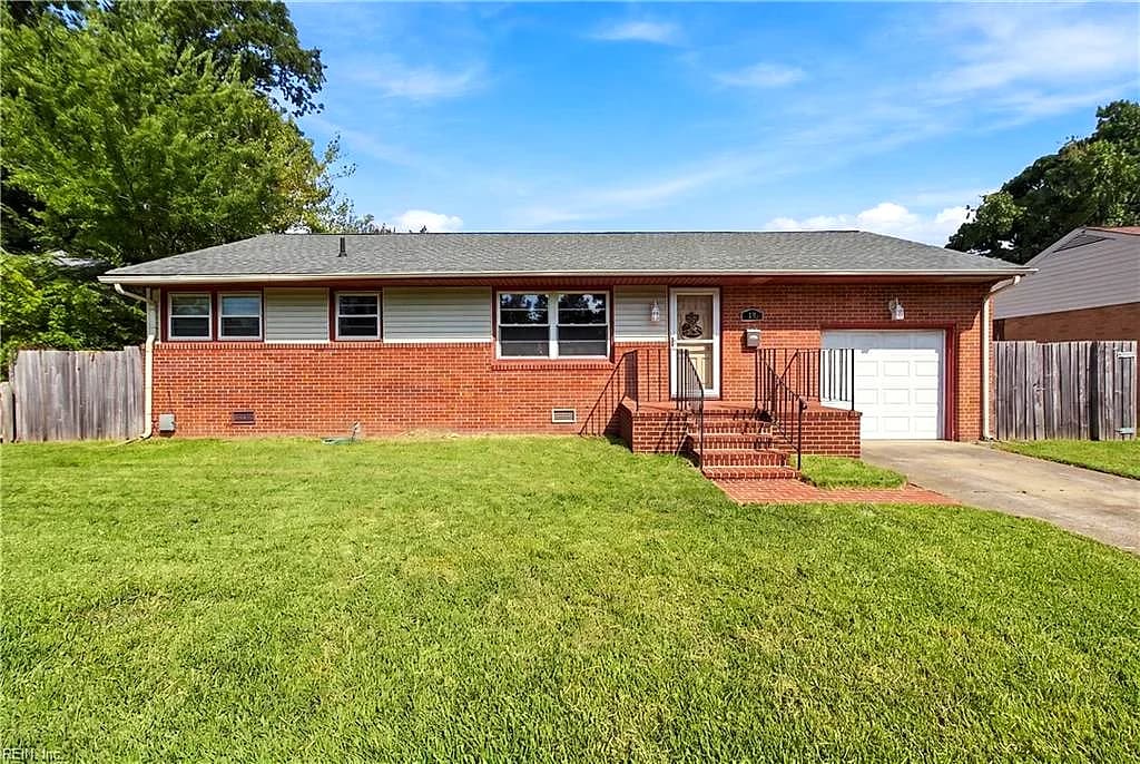 13 Bedford CT, HAMPTON VA 23664 - Photo 2