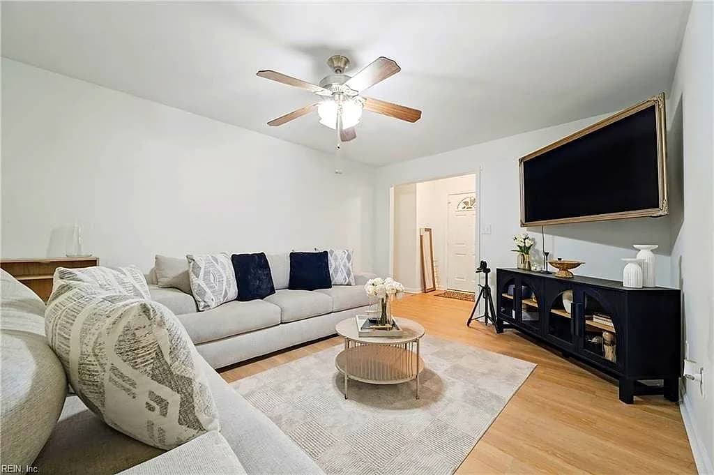 13 Darlene LN, NEWPORT NEWS VA 23608 - Photo 3