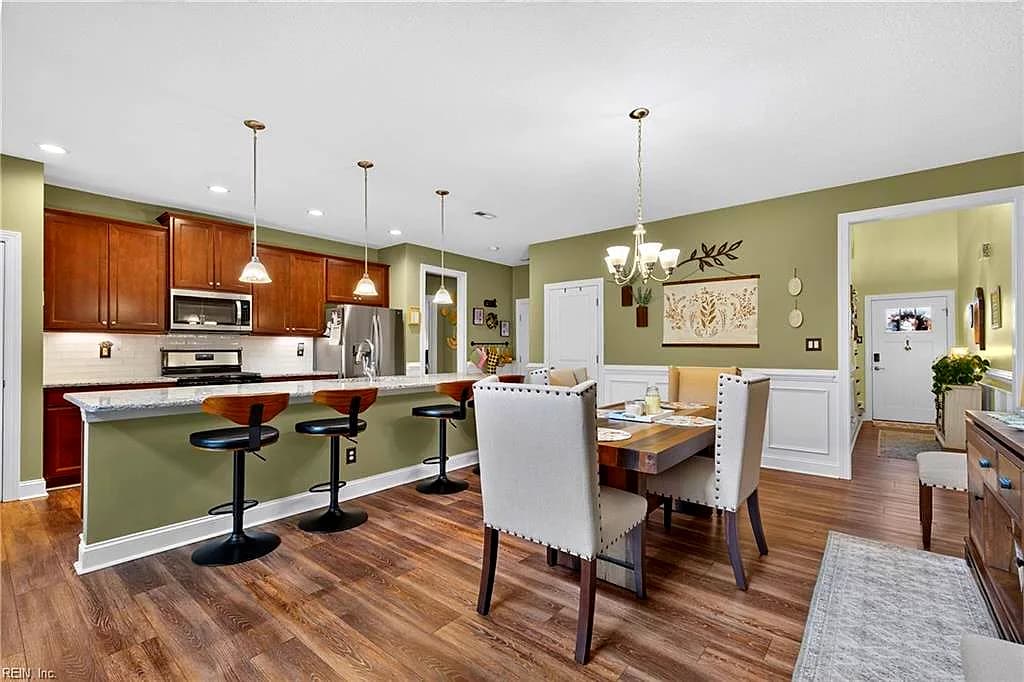 302 Thornwood DR, SUFFOLK VA 23435 - Photo 5