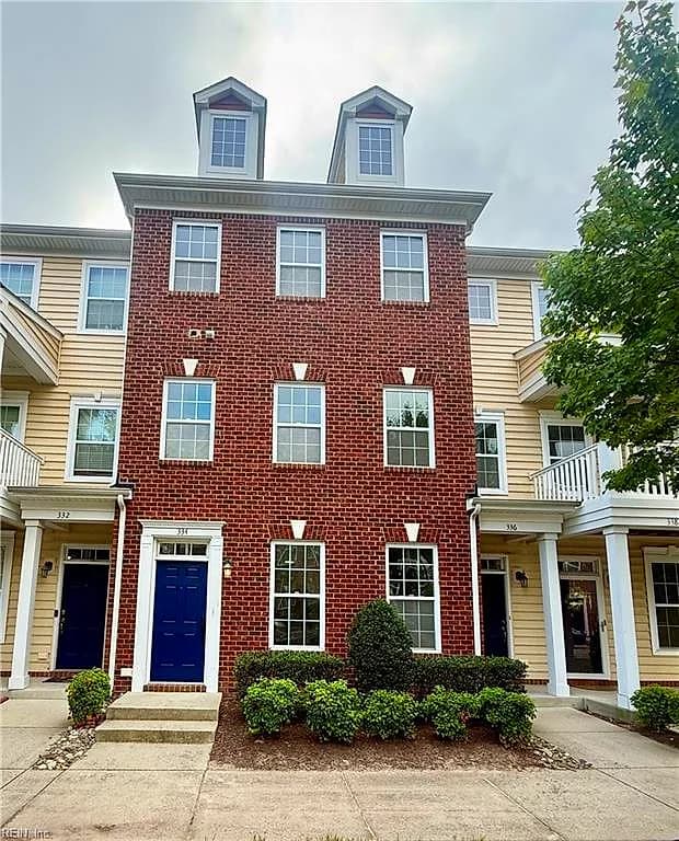 334 Fountain WAY, HAMPTON VA 23666 - Photo 2