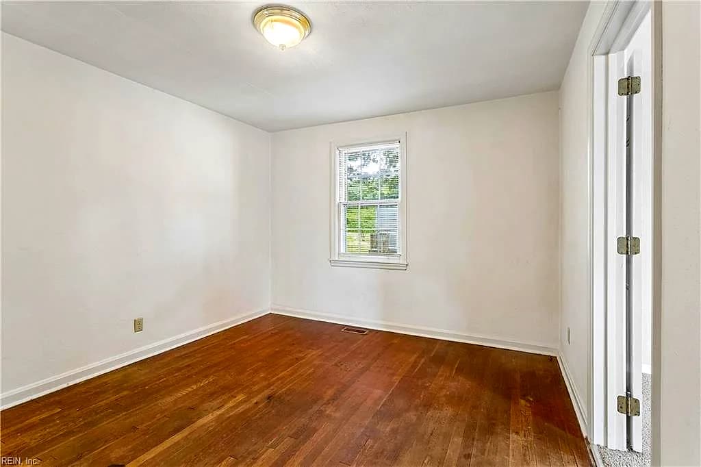 807 Paul ST, NEWPORT NEWS VA 23605 - Photo 5