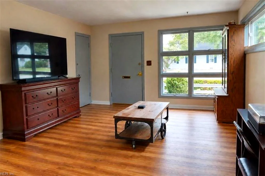1041 Jewell AVE, PORTSMOUTH VA 23701 - Photo 4