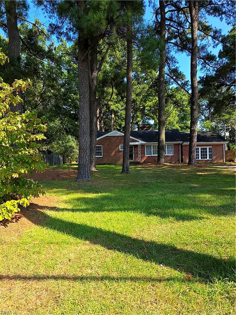 1076 Big Bethel RD, HAMPTON VA 23666