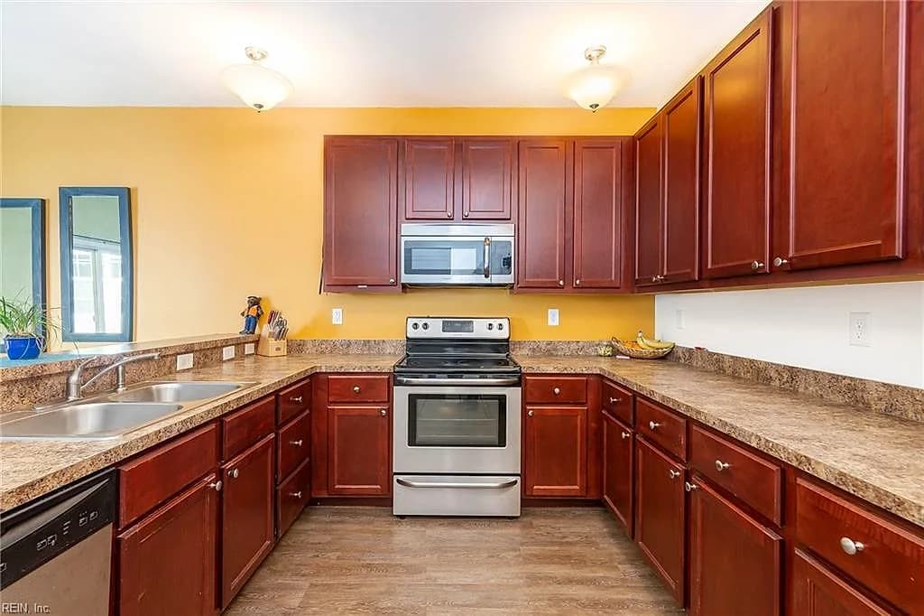 2404 Leytonstone DR, CHESAPEAKE VA 23321 - Main photo