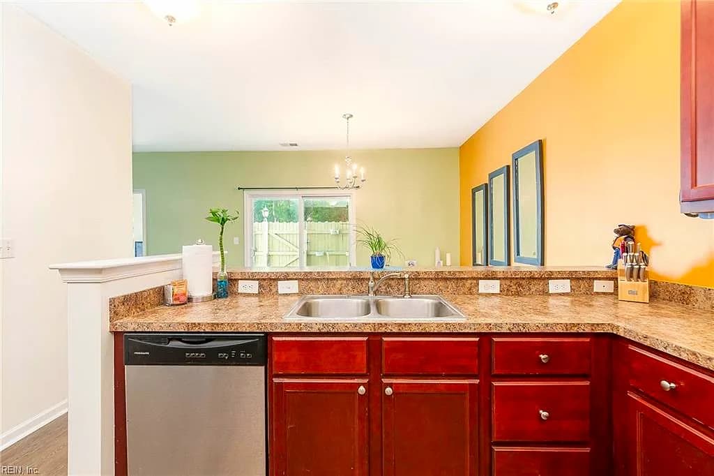 2404 Leytonstone DR, CHESAPEAKE VA 23321 - Photo 3