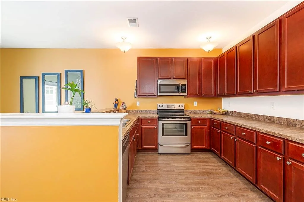 2404 Leytonstone DR, CHESAPEAKE VA 23321 - Photo 4