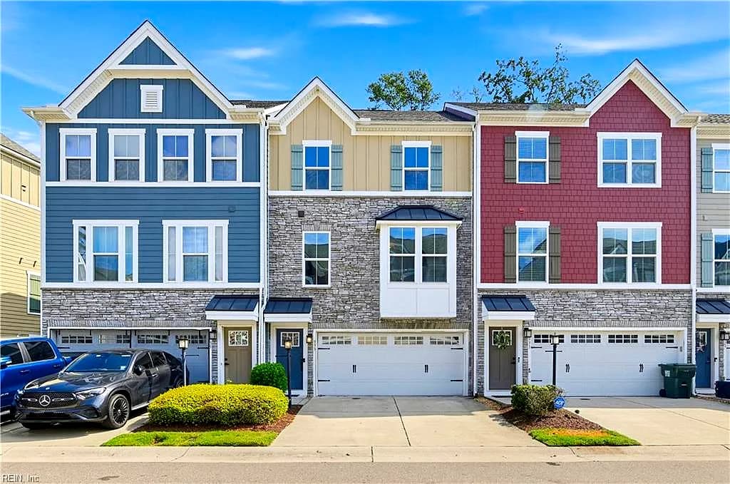 933 Centurion CIR, CHESAPEAKE VA 23323 - Photo 3