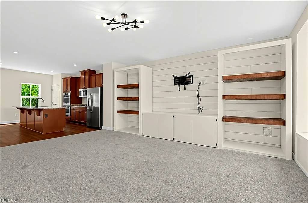 933 Centurion CIR, CHESAPEAKE VA 23323 - Photo 5