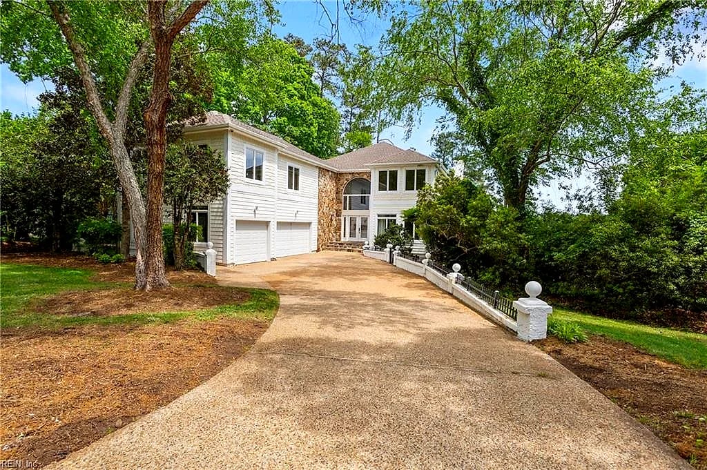 924 Enfield CHSE, VIRGINIA BEACH VA 23452