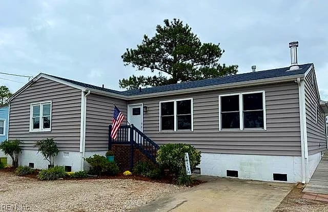 18 Ridge Rd, Poquoson, VA