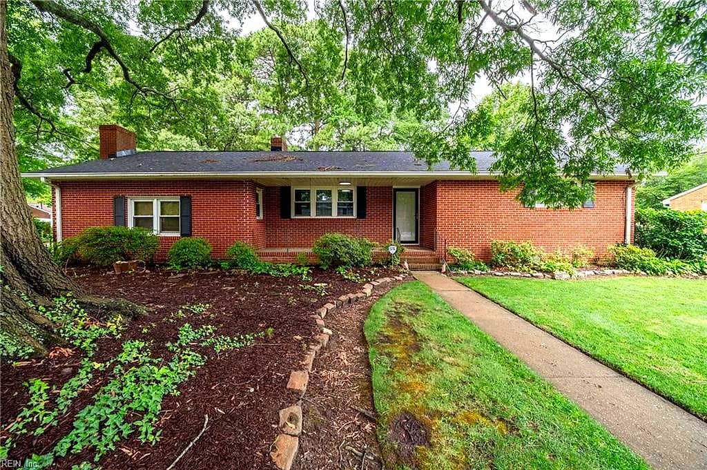 2600 Janson DR, CHESAPEAKE VA 23321 - Photo 3