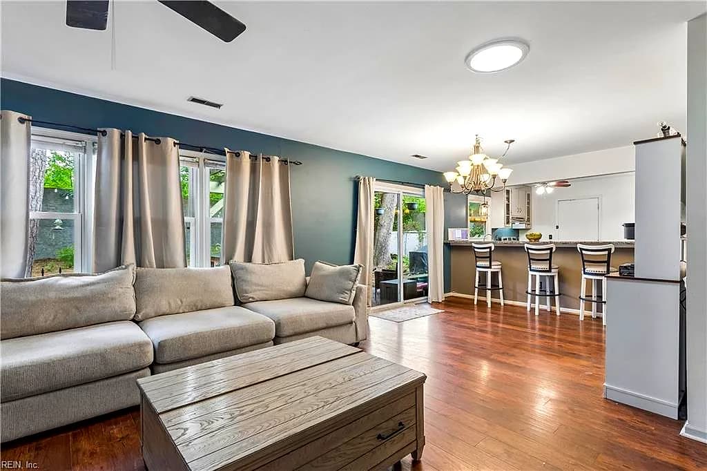 585 Minuteman DR, NEWPORT NEWS VA 23602 - Photo 4
