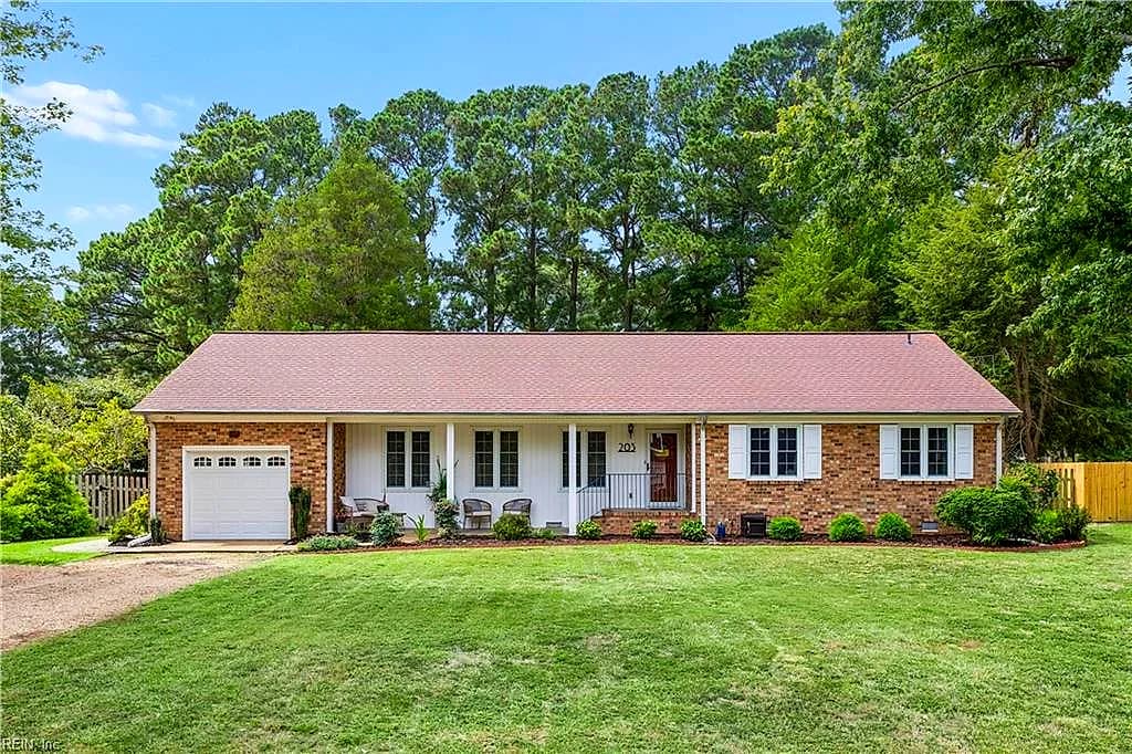 203 Bayview DR, YORKTOWN VA 23692 - Photo 2