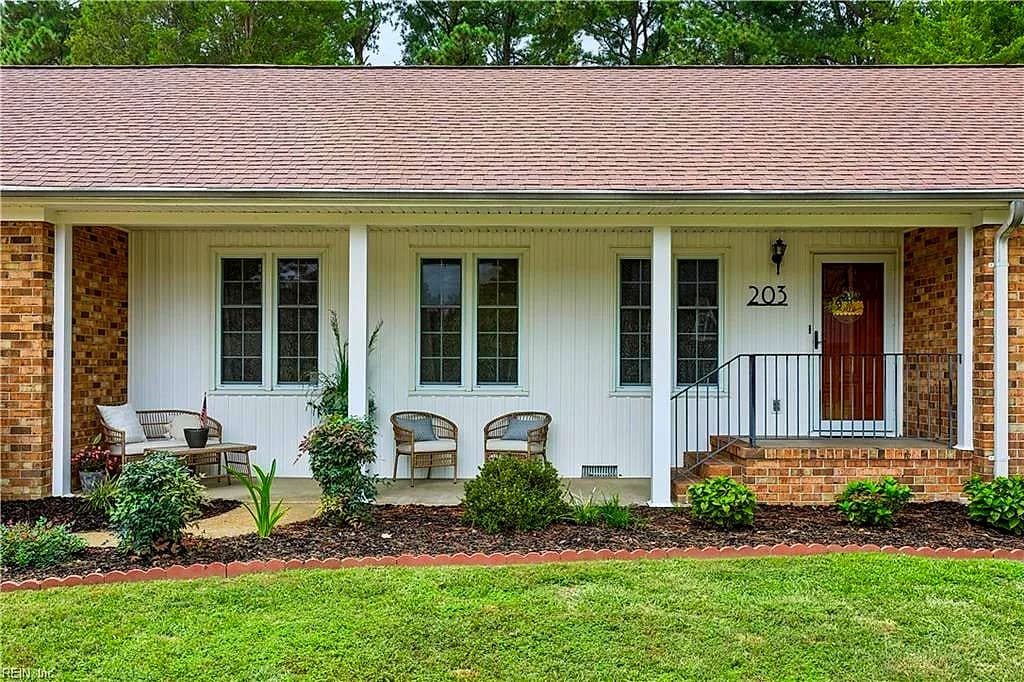 203 Bayview DR, YORKTOWN VA 23692 - Photo 4