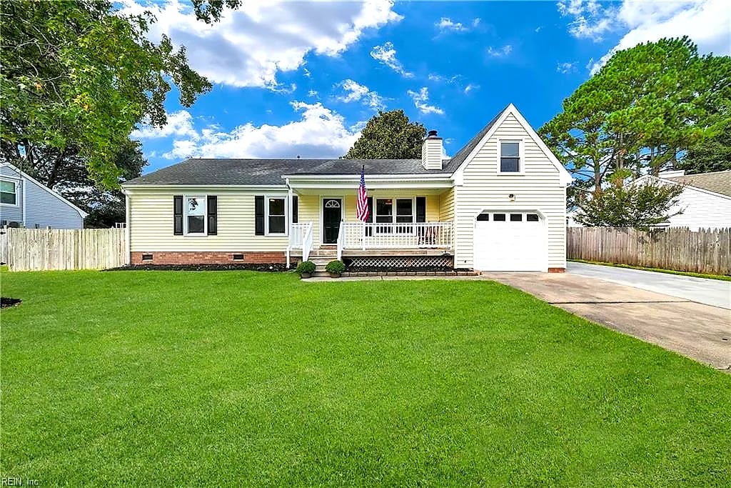 708 Colony Dr, Chesapeake, VA