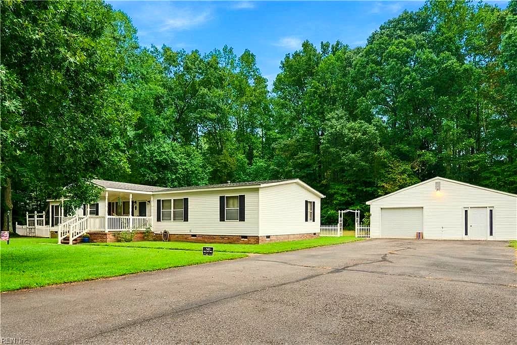 9134 Richmond RD W, TOANO VA 23168 - Photo 3