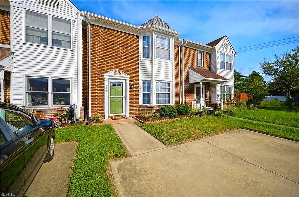 302 Fairfax TER, CHESAPEAKE VA 23320 - Photo 3