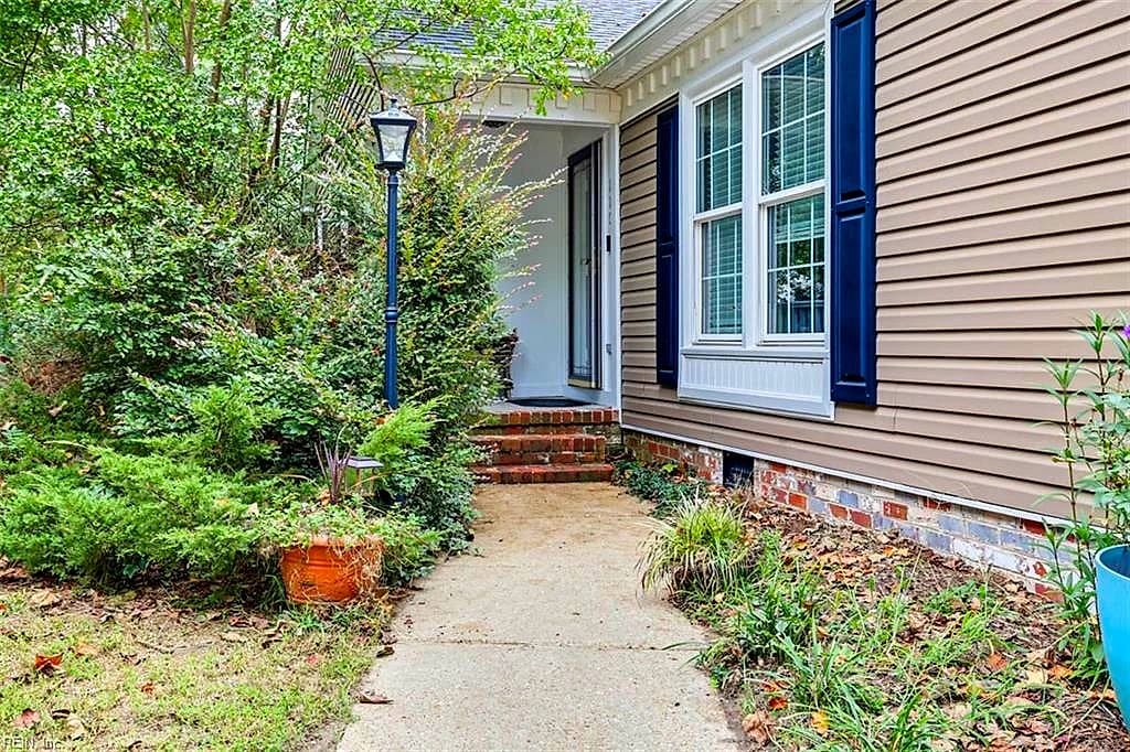 110 Bailey DR, YORKTOWN VA 23692 - Photo 3