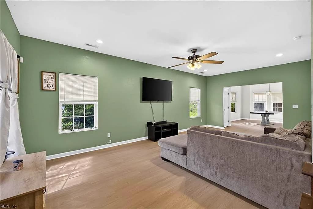 833 Lindenwood AVE, NORFOLK VA 23504 - Photo 5
