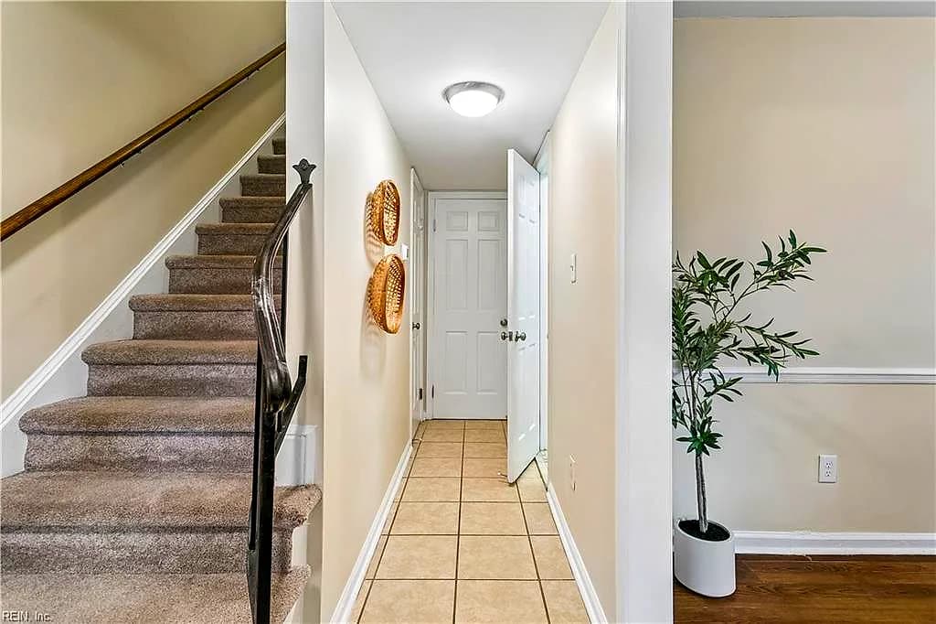 391 Circuit LN #F, NEWPORT NEWS VA 23608 - Photo 5