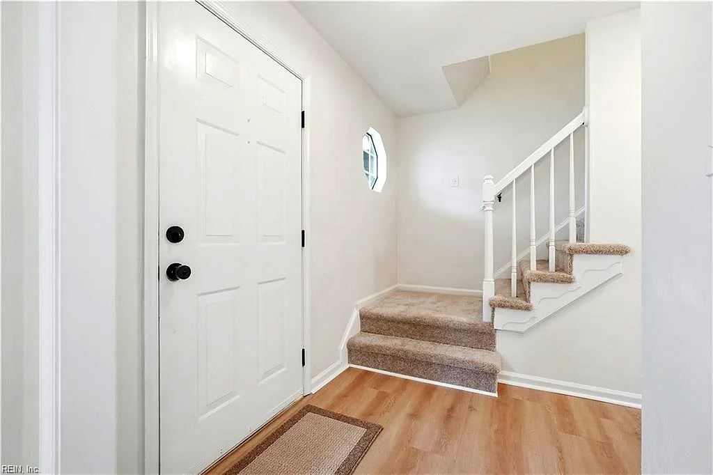 997 Maitland DR, VIRGINIA BEACH VA 23454 - Photo 4