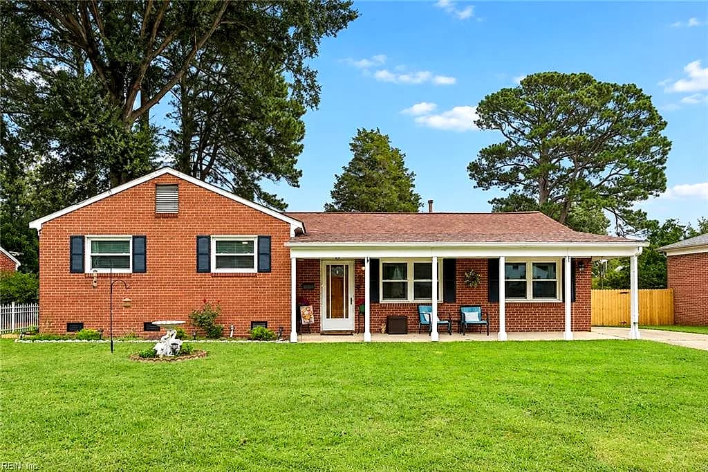 16 Longwood DR, HAMPTON VA 23669 - Photo 2