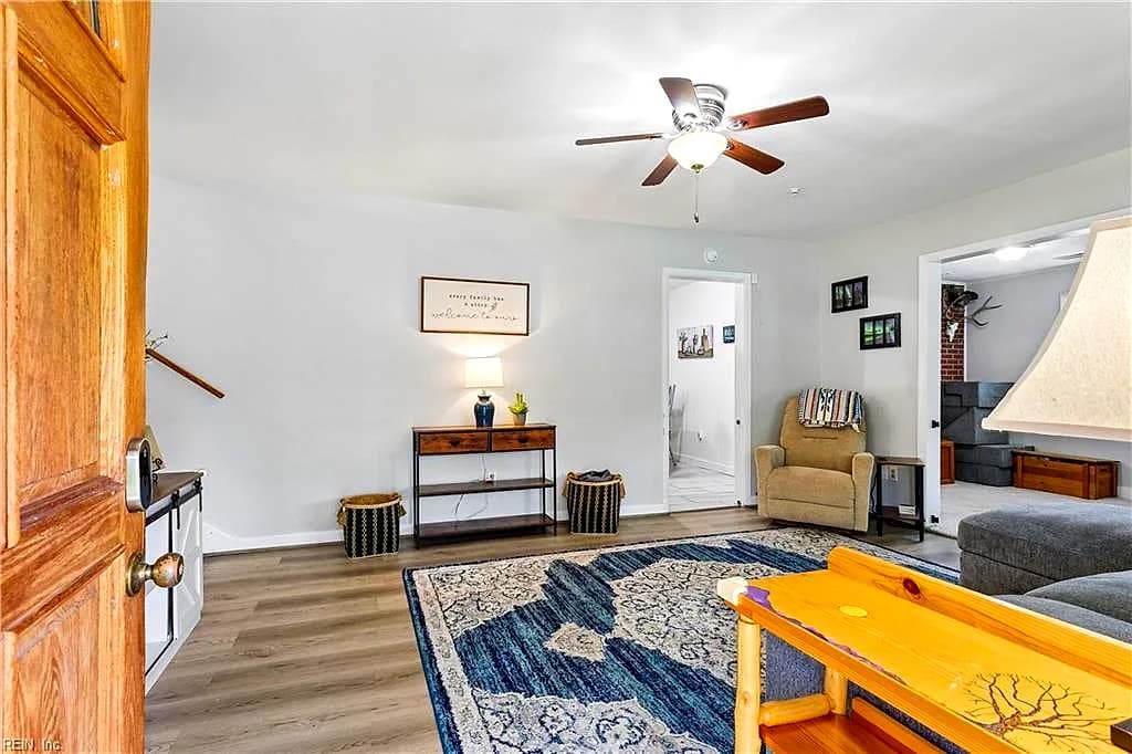 16 Longwood DR, HAMPTON VA 23669 - Photo 5