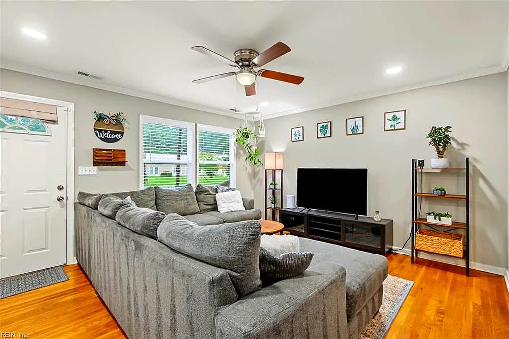 656 Harpersville RD, NEWPORT NEWS VA 23601 - Photo 5
