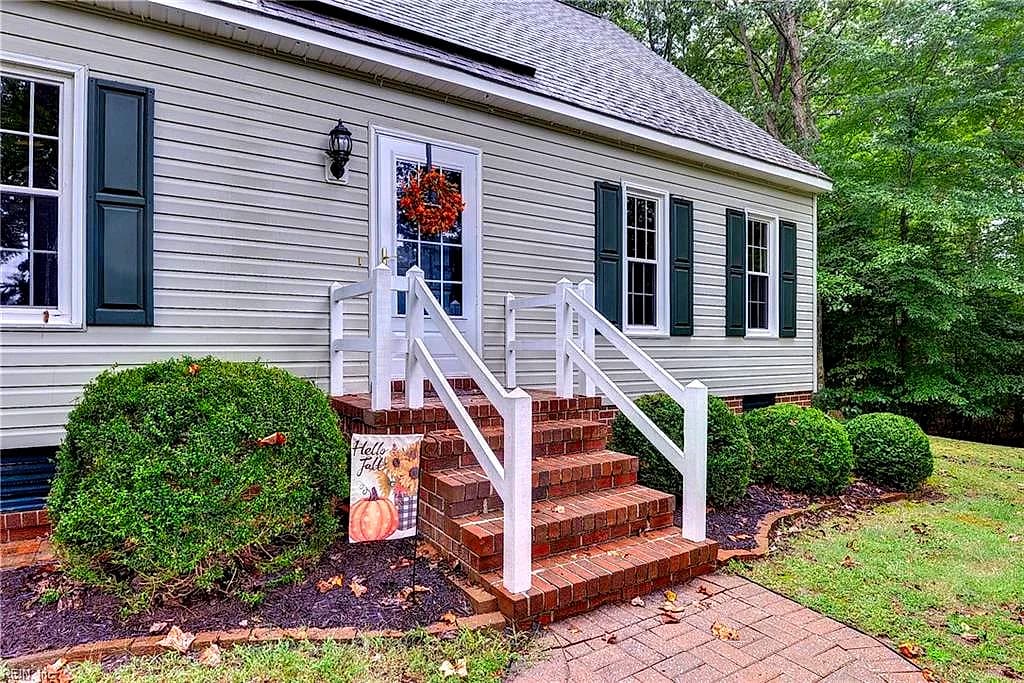 109 Forest LN, WILLIAMSBURG VA 23188 - Photo 4
