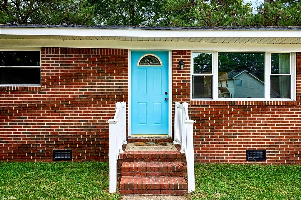 4316 Taylor RD, CHESAPEAKE VA 23321 - Photo 3
