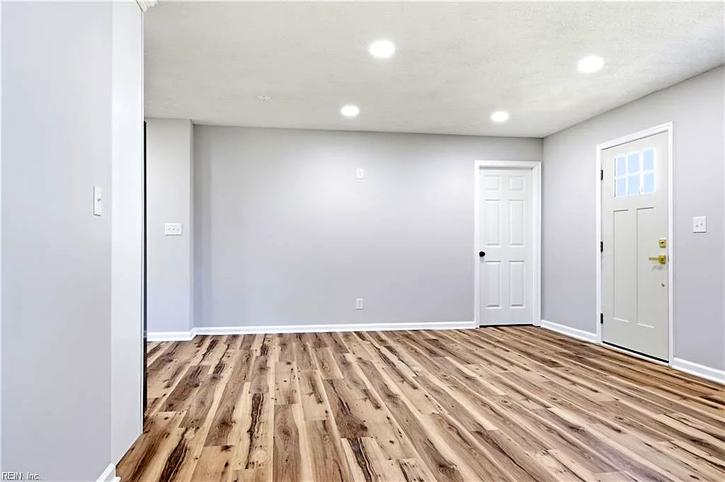 1512 Wildwood DR, HAMPTON VA 23666 - Photo 5
