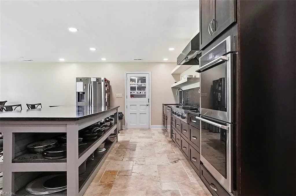 2105 Sterling Point DR, PORTSMOUTH VA 23703 - Photo 3