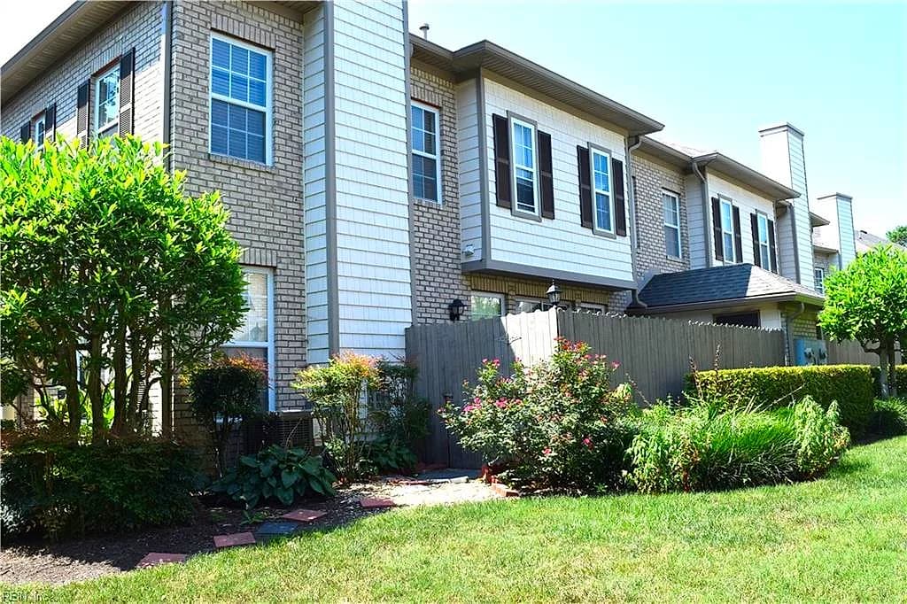 2004 Smallbrooke CT, VIRGINIA BEACH VA 23454 - Photo 4