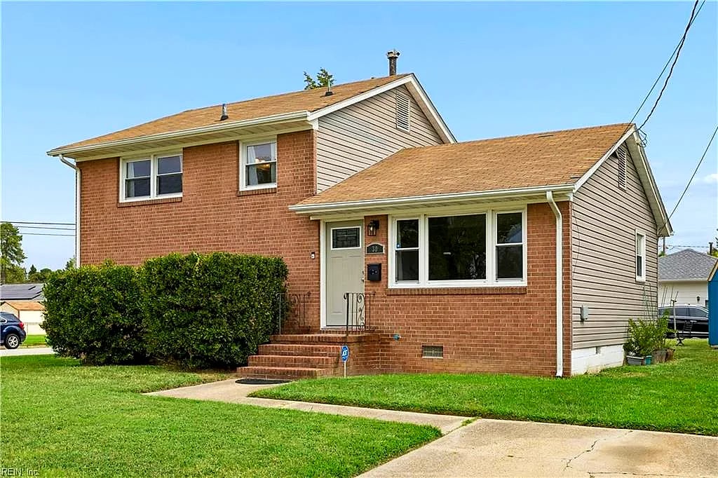 30 Briarwood DR, HAMPTON VA 23666