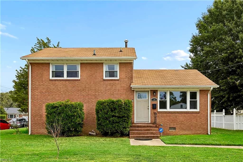 30 Briarwood DR, HAMPTON VA 23666 - Photo 3
