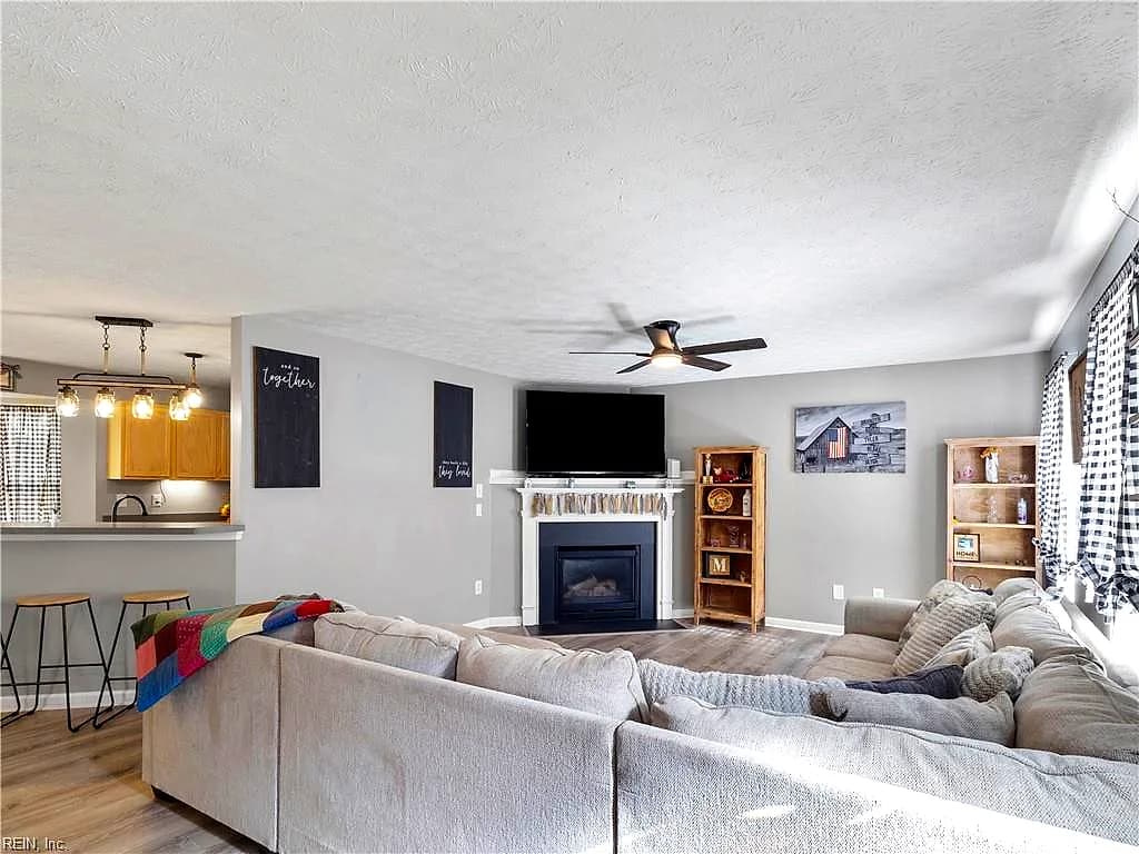 7703 Mainsail CT, HAYES VA 23072 - Photo 5